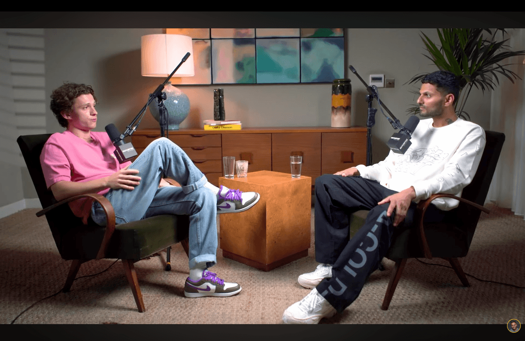 Tom — ภาพนิ่งจากวิดีโอยาว